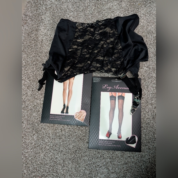 Leg Avenue And Garter Belt - Picture 1 of 13